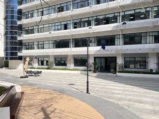 标化考试中心所在楼宇--4号楼前广场