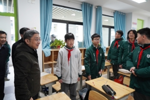 江涌在南京调研检查校园安全工作