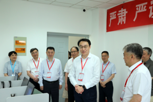 副省长赵岩检查高考评卷工作