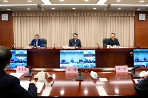 赵岩副省长到教育厅调研并调度校园安全工作 向全省广大师生和教育工作者致以新年问候