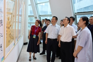 江苏省第八届中小学生艺术展演活动优秀艺术作品展在连云港市开幕