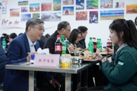 省教育厅领导看望慰问春节留校学生