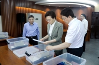 徐缨在南京检查高考准备工作